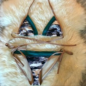 Victoria’s Secret bikini set